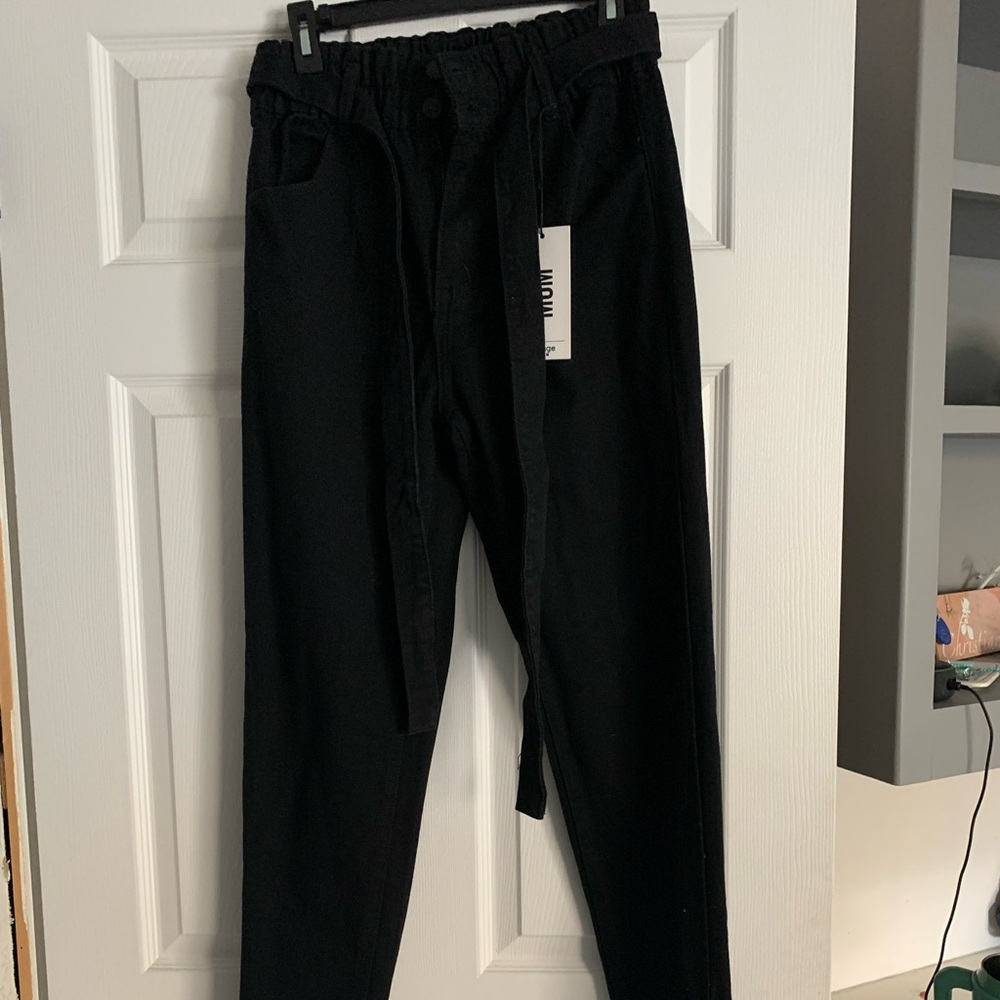cute tie black mom jeans